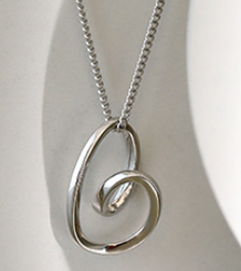 Simple Irregular Hollow Heart 925 Sterling Silver Necklace - SterlingSilberSchmuck