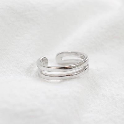 Verstellbarer Doppelschicht-Ring aus 925 Sterling Silber von silverbene, schlicht und modern, mit glatter Oberfläche.
