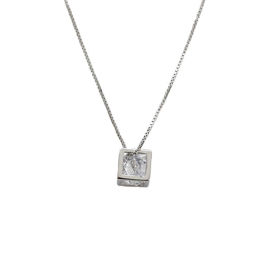 Silverbene CZ Magic Cube Halskette aus 925 Sterling Silber, geometrisch und elegant, mit funkelnden Zirkonia-Steinen.
