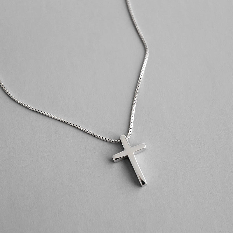 925 Sterling Silber Kreuz Halskette von silverbene, klassisch und elegant, für einen eleganten Casual-Look.