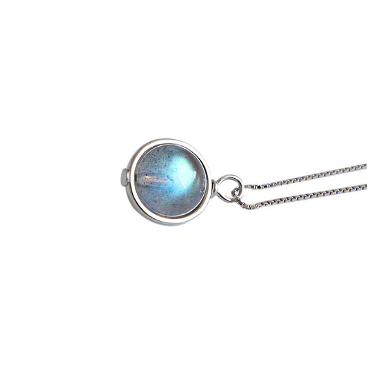 Elegante feminine Mondstein Halskette aus 925 Sterling Silber mit rundem Edelstein, von silverbene.