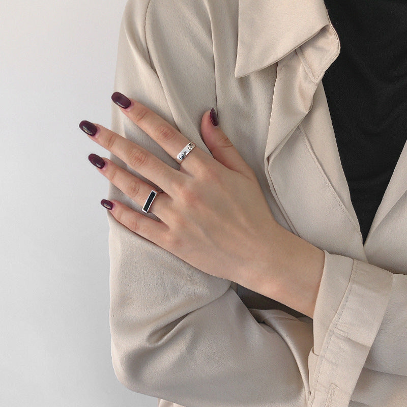 Vintage black heart ring in 925 sterling silver, adjustable design by silverbene, showcasing intricate detailing.