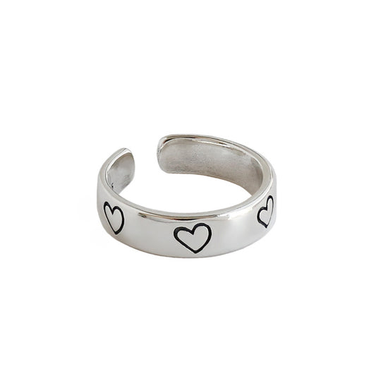 Vintage black heart ring in 925 sterling silver, adjustable design by silverbene, showcasing intricate details and elegance.