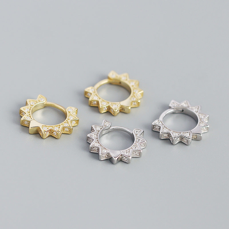 Silverbene Punk CZ Gear Geometry Dreieck-Hühnerringe aus 925er Sterling Silber, modern und stilvoll im Design.