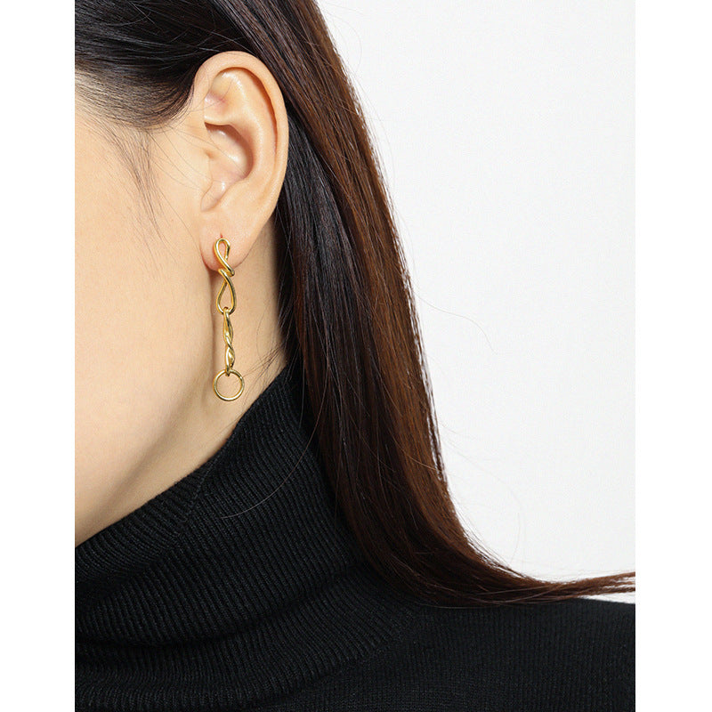 Asymmetrische Kristall-Ohrringe aus 925 Sterling Silber von Silverbene, modern und eleganter Schmuck, detailreiche Kristallverzierung