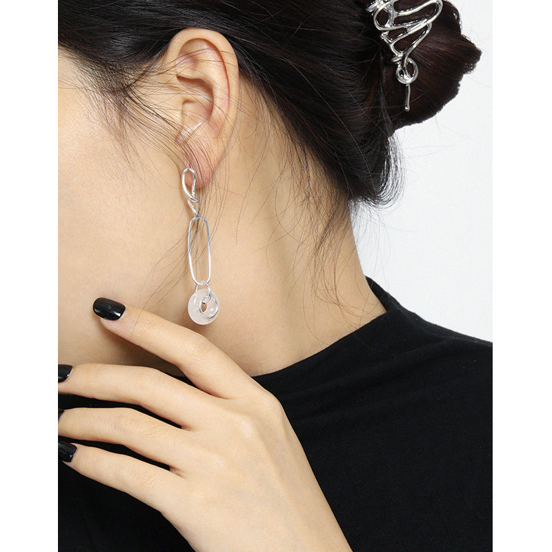 Asymmetrische Kristall-Ohrringe aus 925 Sterling Silber von silverbene, modern gestaltete Schmuckstücke mit funkelnden Kristallen