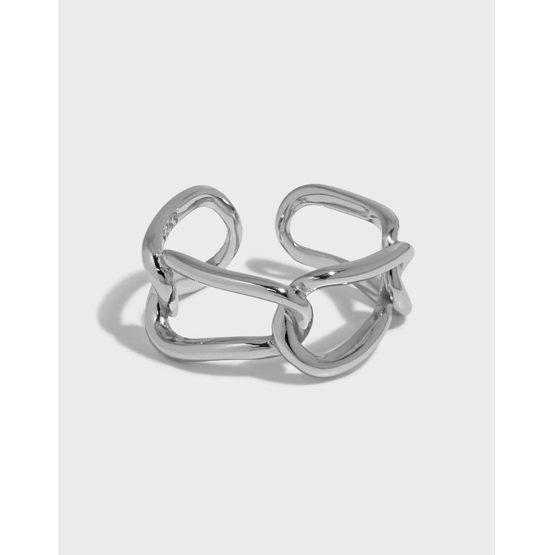 Breiter Hollow Chain Ring in 925 Sterling Silver by silverbene, adjustable design showcasing a unique chain texture.