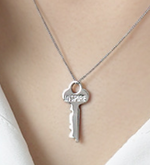 Lade das Bild in den Galerie-Viewer, Fashion INSPIRE Letter Key 925 Sterling Silver Necklace

