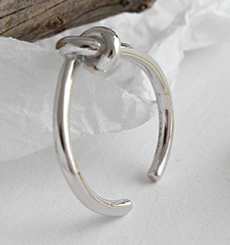 Knotenring aus 925 Sterlingsilber – Verstellbarer & Minimalistisch - SterlingSilberSchmuck
