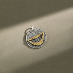 Lade das Bild in den Galerie-Viewer, Vintage Lip Portrait Coin 925 Sterling Silver Pendant
