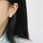 Lade das Bild in den Galerie-Viewer, Office Geometric Rectangle Shell 925 Sterling Silver Stud Earrings
