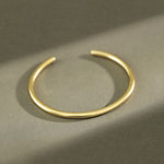 Lade das Bild in den Galerie-Viewer, Simple Golden 925 Sterling Silver Open Bangle
