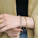 Lade das Bild in den Galerie-Viewer, Simple Golden 925 Sterling Silver Open Bangle
