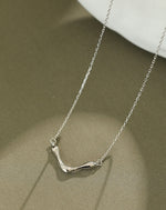 Lade das Bild in den Galerie-Viewer, Fashion Letter V Shape 925 Sterling Silver Necklace

