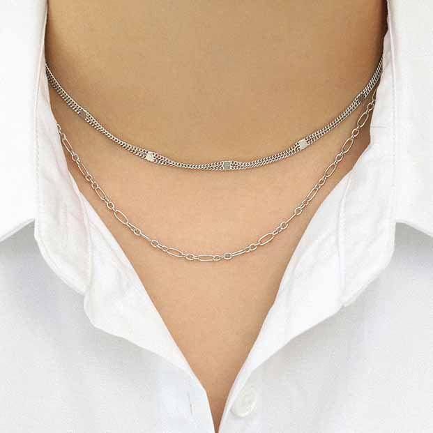 Doppelschicht Choker Halskette aus 925 Sterlingsilber von silverbene, elegant und modern, mit feinem Design und Glanz.