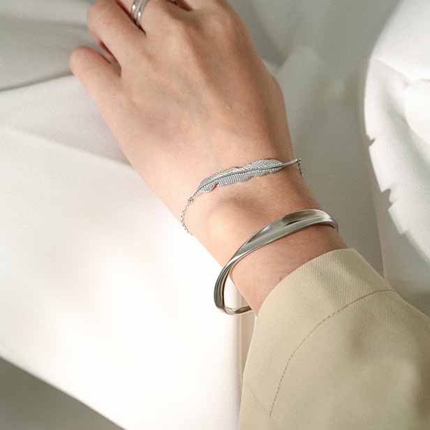 Verdrehter Offener Armreif aus 925 Sterlingsilber – Modern - SterlingSilberSchmuck