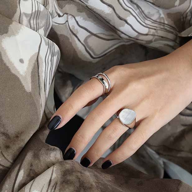 Adjustable double-layer line ring in 925 sterling silver by silverbene, showcasing a sleek and modern design.