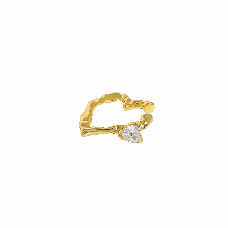 Herz CZ Ohrclip in 925 Sterlingsilber von silverbene, goldfarbig, ohne Ohrloch, zeigt funkelnden Zirkonia-Stein.