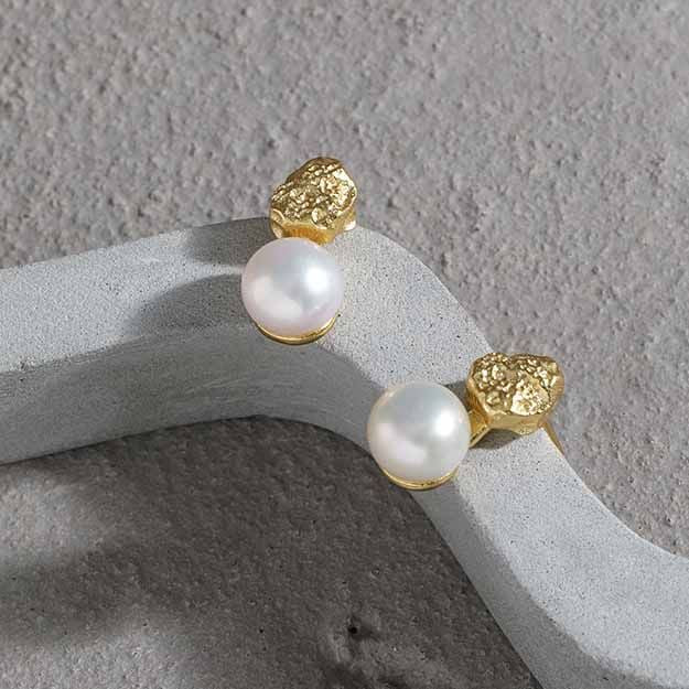 Elegant Round Natural Cultured Pearl 925 Sterling Silver Stud Earrings - SterlingSilberSchmuck
