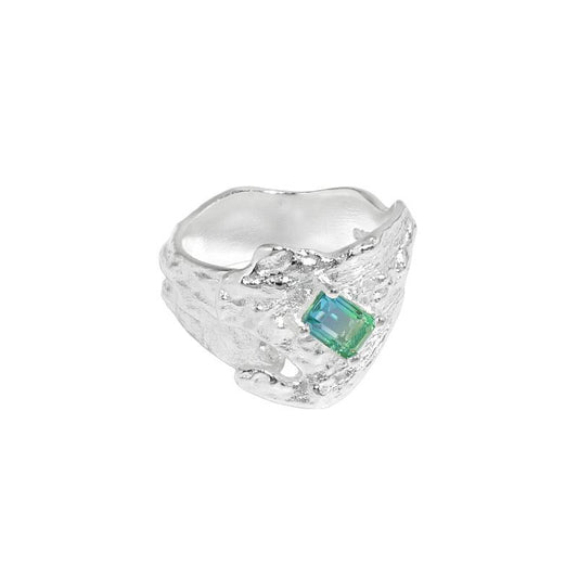 Verstellbarer grüner CZ-Ring aus 925 Sterling Silber von silverbene, elegant und unregelmäßig gestaltet.