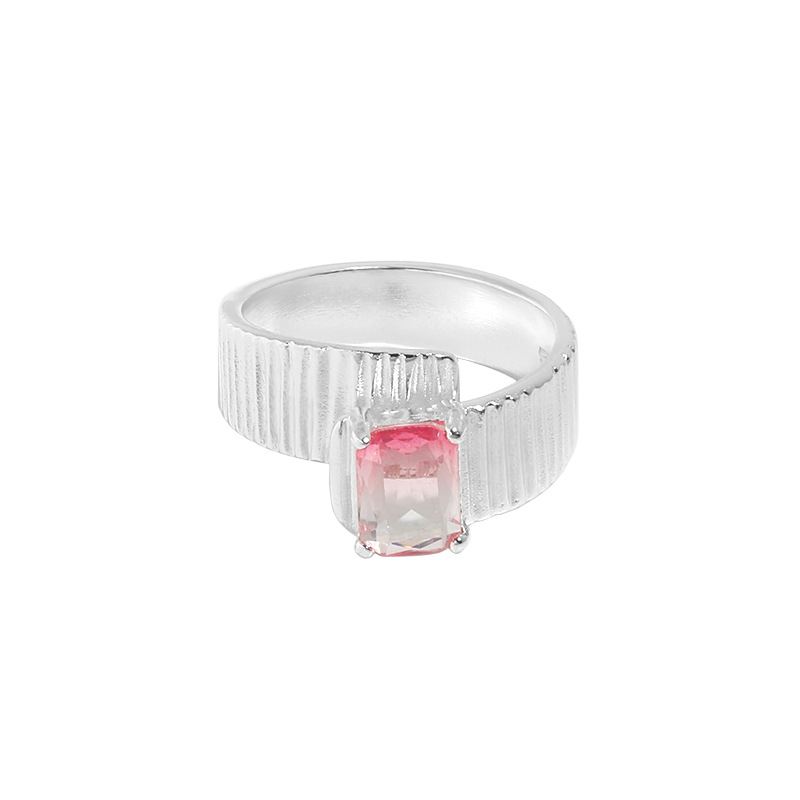 Verstellbarer Vintage-Smaragd CZ Ring aus 925 Sterling Silber von silverbene, detailreiche moderne Schmuckgestaltung
