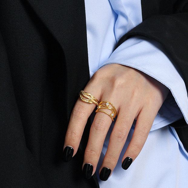 Goldschlangen Ring aus 925 Sterlingsilber, verstellbar, mit elegantem Schlangenmotiv von silverbene.