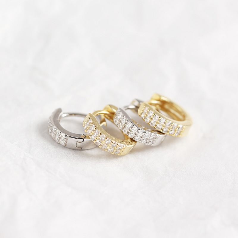 Silverbene CZ Circle Huggie Hoop Ohrringe aus 925 Sterlingsilber, minimalistisch und elegant, mit funkelnden Zirkonia.