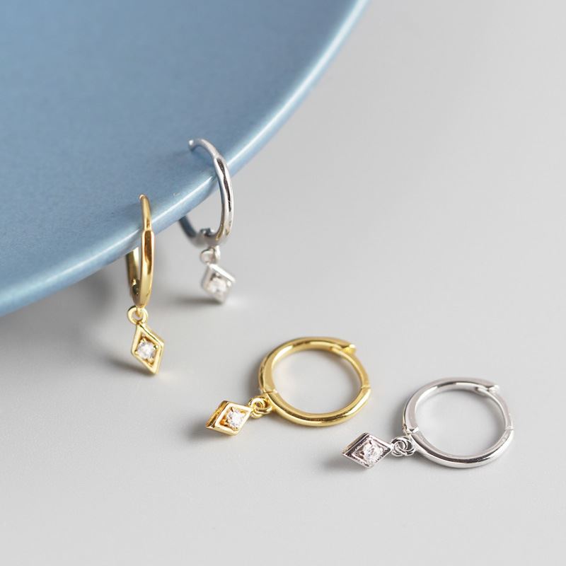 Silverbene Casual CZ Geometrische Rhombus 925er Silber Creolen, detailreiche Design, glänzende Oberfläche, modischer Ohrschmuck