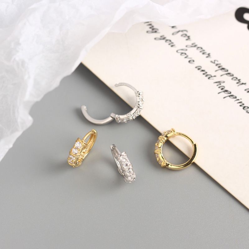 Elegante CZ Geometrie Hoop Ohrringe aus 925 Sterlingsilber von silverbene, modernes Design, ideal für stilvolle Looks