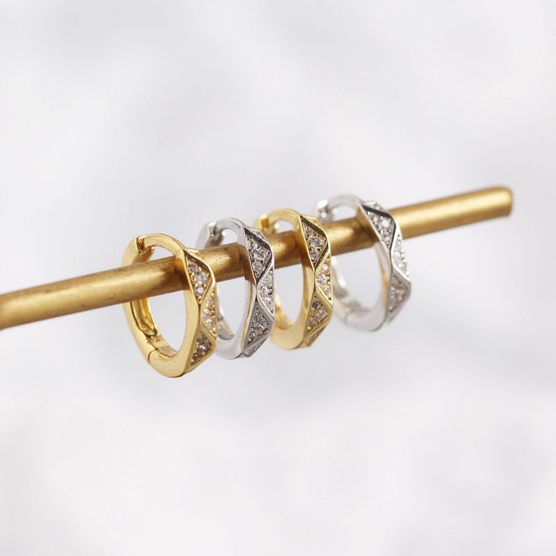 CZ Geometry Wave Silber-Ohrhänger aus 925 Sterling Silber von silverbene, mit geometrischem Wellen-Design
