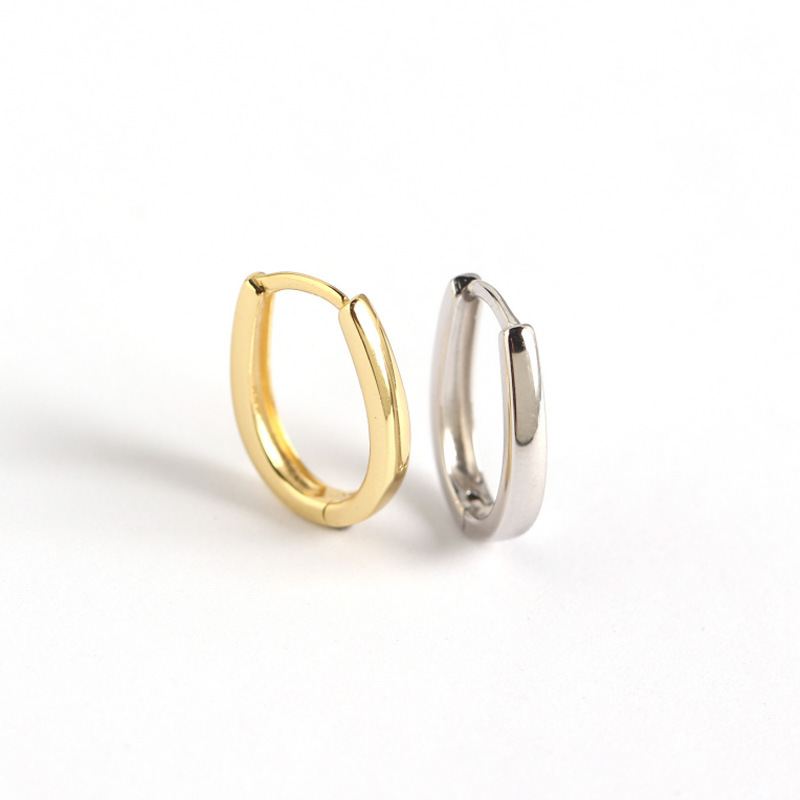 Minimalistische silberne Hoop-Ohrringe in U-Form aus 925er Sterlingsilber von silverbene, geometrisches Design.