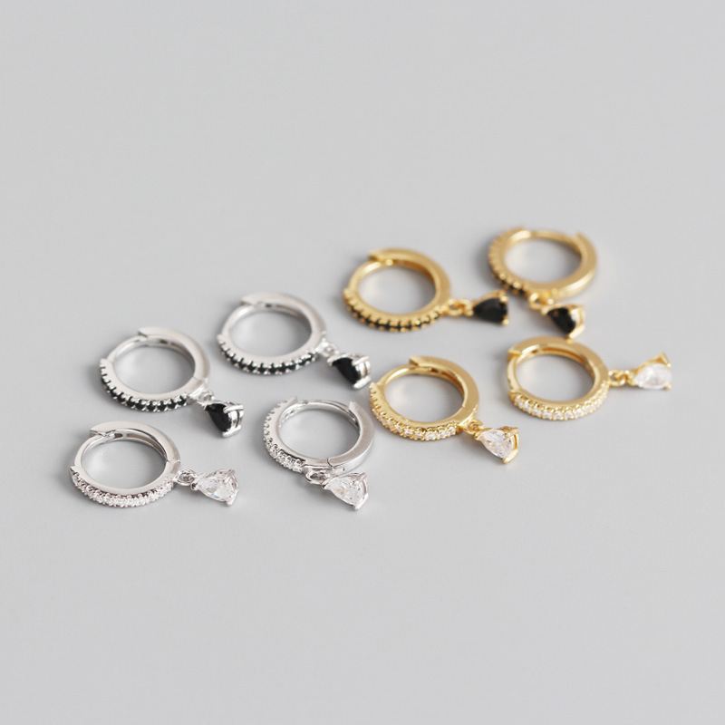 Ein Paar einfache CZ Wasserfall Ohrringe aus 925er Sterling Silber von silverbene, glänzend und elegant.