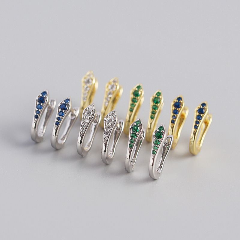Fashion U-Form CZ 925 Sterling Silber Creolen von silverbene, glänzend und elegant, mit funkelnden Zirkonia-Steinen.