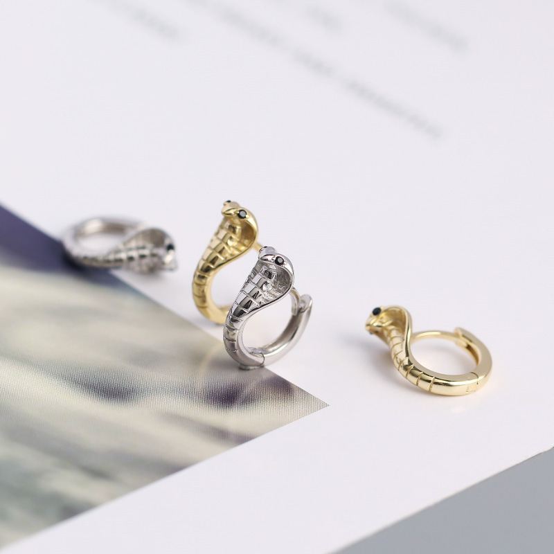 Süße Cobra-Schlangen-Ohrringe aus 925er Silber, silverbene, detailreiche Huggie-Ohrringe mit Tiermuster