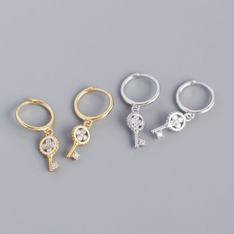 925 Sterling Silber Ohrringe mit vierblättrigem Kleeblatt Anhänger und Hoop-Design von silverbene