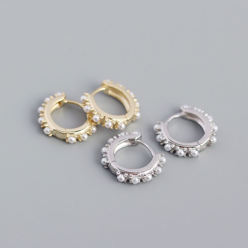 Mini Office Shell Perlen Ohrringe aus 925er Sterling Silber, silverbene Huggie Hoop Ohrringe, elegante Ohrschmuck
