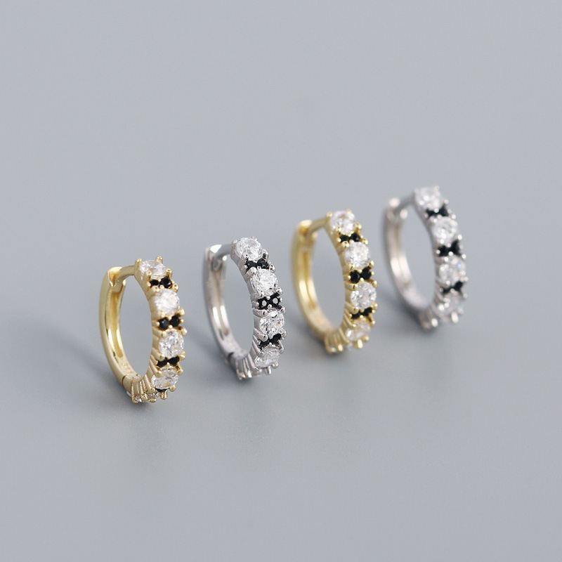Einfache CZ Mini 925er Sterling Silber Huggie Ohrringe von silverbene, kleine kreisförmige Ohrschmuck mit Zirkonia-Steinen
