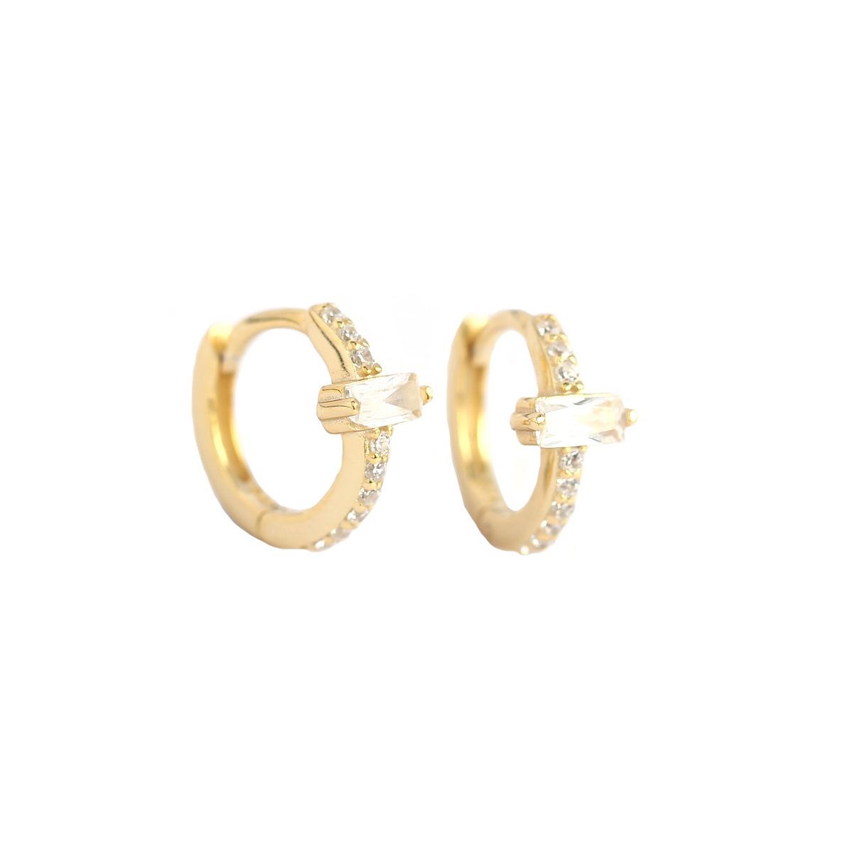 Geometrische CZ Rechteck Huggie Ohrringe aus 925er Sterling Silber von silverbene, klare Zirkonia-Steine, minimalistisches Design
