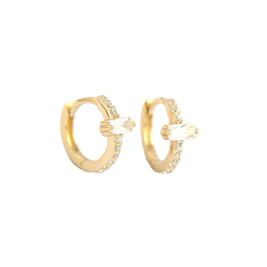 Geometrische CZ Rechteck Huggie Ohrringe aus 925er Sterling Silber von silverbene, klare Zirkonia-Steine, minimalistisches Design