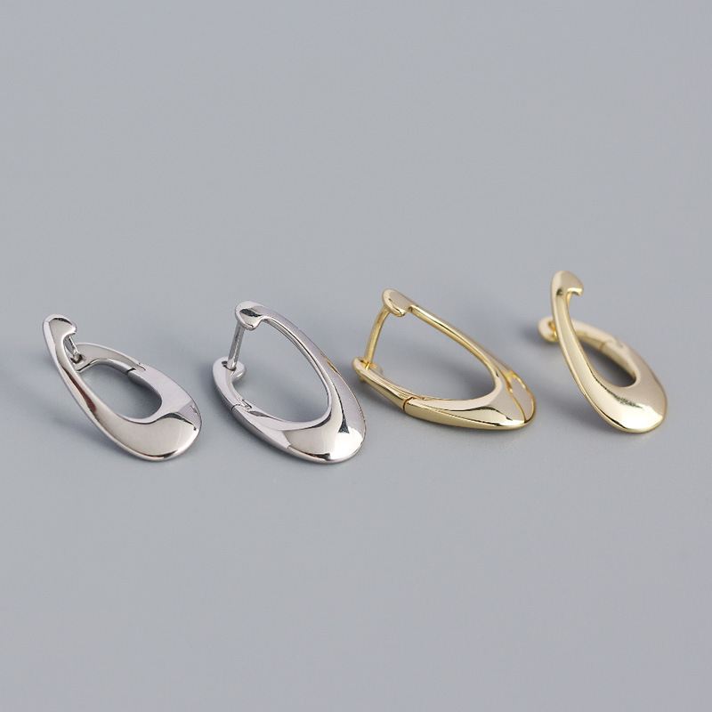 Unregelmäßige Hohle Geometrie 925 Sterling Silber Creolen von silverbene, detailreiche, moderne Ohrschmuck-Designs