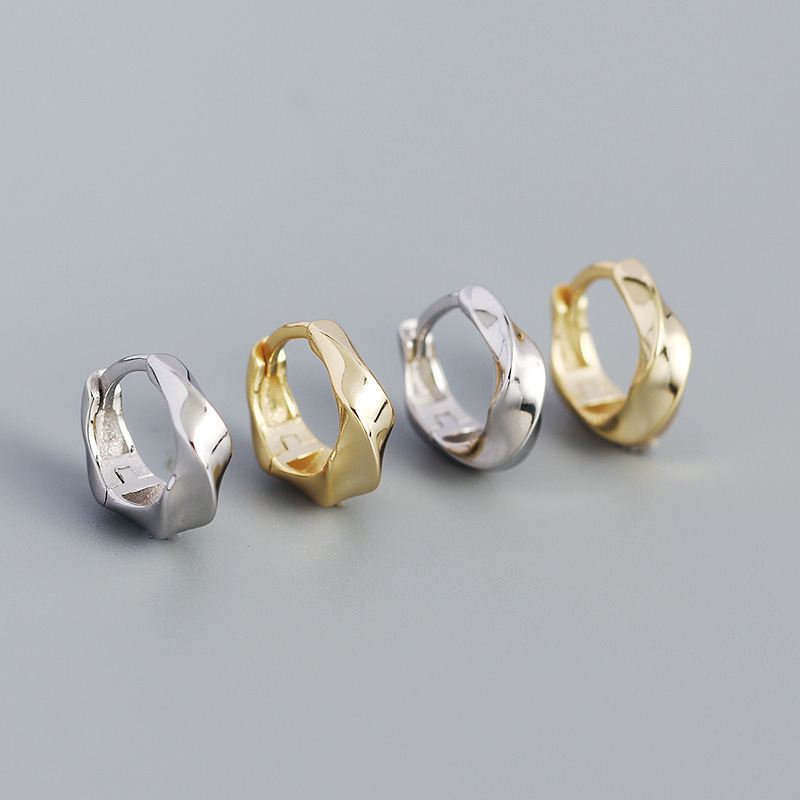 Silverbene twisted Geometry 925 Sterling Silber Huggie-Ohrstecker mit geometrischem Design, kleine silberne Creolen