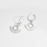 Lade das Bild in den Galerie-Viewer, Ancient Roman Modern Striped Fan 925 Sterling Silver Earring (Single)
