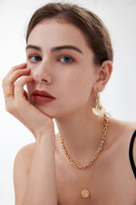 Lade das Bild in den Galerie-Viewer, Ancient Roman Modern Striped Fan 925 Sterling Silver Earring (Single)
