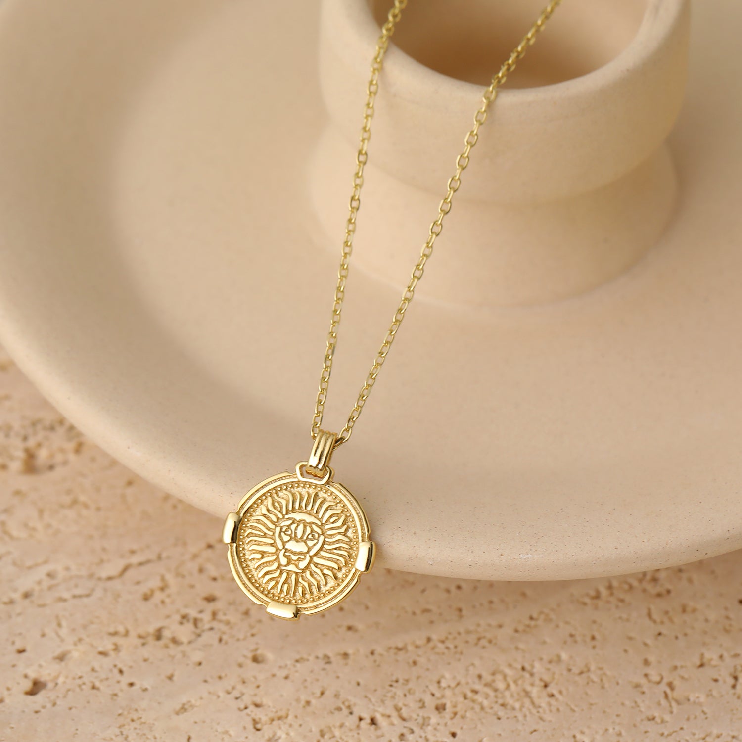 Gold 2D Löwe Halskette aus 925 Sterlingsilber – Vergoldet - SterlingSilberSchmuck